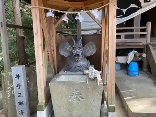 明見神社の手水舎