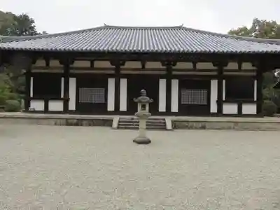 秋篠寺の本殿・本堂