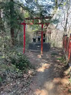 伊勢ケ渕弁天宮の{uncategorized: "未分類", other: "その他", undefined: "問題あり", building: "その他建物", grave: "お墓", sacred_gate: "鳥居", guardian: "狛犬", statue: "像", buddha: "仏像", history: "歴史", nature: "自然", garden: "庭園", animal: "動物", pagoda: "塔", temizu: "手水舎", mountain_gate: "山門・神門", sanctuary: "本殿・本堂", subordinate: "末社・摂社", art: "芸術", scenery: "景色", jizo: "地蔵", ema: "絵馬", goshuin: "御朱印", omikuji: "おみくじ", items: "授与品その他", amulet: "お守り", goshuincho: "御朱印帳", eats: "食事", festival: "お祭り", votive_dance: "神楽", shichigosan: "七五三参", wedding: "結婚式", experience: "体験その他", initially: "初詣", around: "周辺", anti_infection: "感染症対策"}