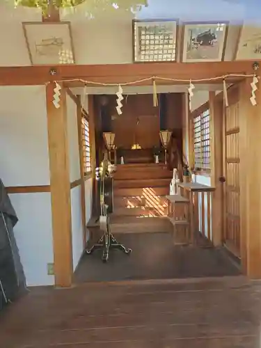 出新田岡神社の本殿・本堂