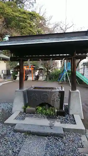 根岸八幡神社の手水舎