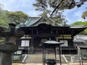 三寳寺の本殿・本堂