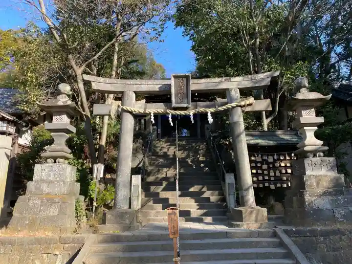 篠崎浅間神社の{uncategorized: "未分類", other: "その他", undefined: "問題あり", building: "その他建物", grave: "お墓", sacred_gate: "鳥居", guardian: "狛犬", statue: "像", buddha: "仏像", history: "歴史", nature: "自然", garden: "庭園", animal: "動物", pagoda: "塔", temizu: "手水舎", mountain_gate: "山門・神門", sanctuary: "本殿・本堂", subordinate: "末社・摂社", art: "芸術", scenery: "景色", jizo: "地蔵", ema: "絵馬", goshuin: "御朱印", omikuji: "おみくじ", items: "授与品その他", amulet: "お守り", goshuincho: "御朱印帳", eats: "食事", festival: "お祭り", votive_dance: "神楽", shichigosan: "七五三参", wedding: "結婚式", experience: "体験その他", initially: "初詣", around: "周辺", anti_infection: "感染症対策"}