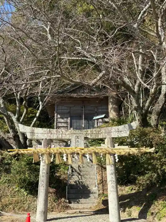 天満宮の{uncategorized: "未分類", other: "その他", undefined: "問題あり", building: "その他建物", grave: "お墓", sacred_gate: "鳥居", guardian: "狛犬", statue: "像", buddha: "仏像", history: "歴史", nature: "自然", garden: "庭園", animal: "動物", pagoda: "塔", temizu: "手水舎", mountain_gate: "山門・神門", sanctuary: "本殿・本堂", subordinate: "末社・摂社", art: "芸術", scenery: "景色", jizo: "地蔵", ema: "絵馬", goshuin: "御朱印", omikuji: "おみくじ", items: "授与品その他", amulet: "お守り", goshuincho: "御朱印帳", eats: "食事", festival: "お祭り", votive_dance: "神楽", shichigosan: "七五三参", wedding: "結婚式", experience: "体験その他", initially: "初詣", around: "周辺", anti_infection: "感染症対策"}