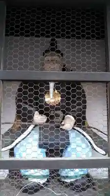 石和八幡宮(官知物部神社)の像