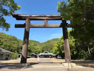 岡山縣護國神社の{uncategorized: "未分類", other: "その他", undefined: "問題あり", building: "その他建物", grave: "お墓", sacred_gate: "鳥居", guardian: "狛犬", statue: "像", buddha: "仏像", history: "歴史", nature: "自然", garden: "庭園", animal: "動物", pagoda: "塔", temizu: "手水舎", mountain_gate: "山門・神門", sanctuary: "本殿・本堂", subordinate: "末社・摂社", art: "芸術", scenery: "景色", jizo: "地蔵", ema: "絵馬", goshuin: "御朱印", omikuji: "おみくじ", items: "授与品その他", amulet: "お守り", goshuincho: "御朱印帳", eats: "食事", festival: "お祭り", votive_dance: "神楽", shichigosan: "七五三参", wedding: "結婚式", experience: "体験その他", initially: "初詣", around: "周辺", anti_infection: "感染症対策"}
