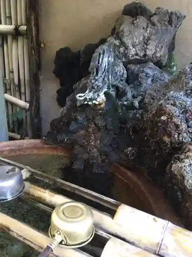 巣鴨猿田彦庚申堂の手水舎