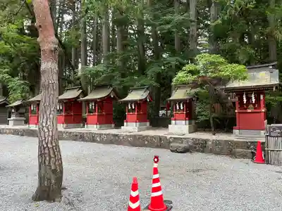北口本宮冨士浅間神社の末社・摂社