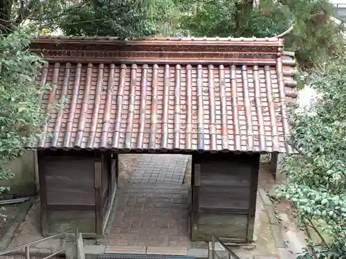 天津神社の山門