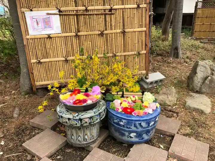 多賀神社の{uncategorized: "未分類", other: "その他", undefined: "問題あり", building: "その他建物", grave: "お墓", sacred_gate: "鳥居", guardian: "狛犬", statue: "像", buddha: "仏像", history: "歴史", nature: "自然", garden: "庭園", animal: "動物", pagoda: "塔", temizu: "手水舎", mountain_gate: "山門・神門", sanctuary: "本殿・本堂", subordinate: "末社・摂社", art: "芸術", scenery: "景色", jizo: "地蔵", ema: "絵馬", goshuin: "御朱印", omikuji: "おみくじ", items: "授与品その他", amulet: "お守り", goshuincho: "御朱印帳", eats: "食事", festival: "お祭り", votive_dance: "神楽", shichigosan: "七五三参", wedding: "結婚式", experience: "体験その他", initially: "初詣", around: "周辺", anti_infection: "感染症対策"}