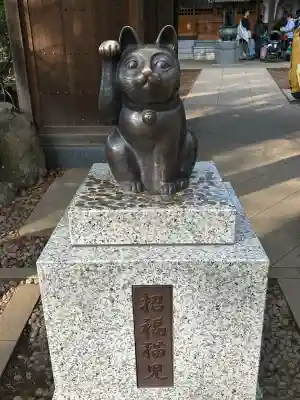 豪徳寺の{uncategorized: "未分類", other: "その他", undefined: "問題あり", building: "その他建物", grave: "お墓", sacred_gate: "鳥居", guardian: "狛犬", statue: "像", buddha: "仏像", history: "歴史", nature: "自然", garden: "庭園", animal: "動物", pagoda: "塔", temizu: "手水舎", mountain_gate: "山門・神門", sanctuary: "本殿・本堂", subordinate: "末社・摂社", art: "芸術", scenery: "景色", jizo: "地蔵", ema: "絵馬", goshuin: "御朱印", omikuji: "おみくじ", items: "授与品その他", amulet: "お守り", goshuincho: "御朱印帳", eats: "食事", festival: "お祭り", votive_dance: "神楽", shichigosan: "七五三参", wedding: "結婚式", experience: "体験その他", initially: "初詣", around: "周辺", anti_infection: "感染症対策"}