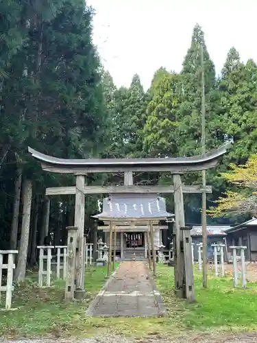 諏訪神社の鳥居