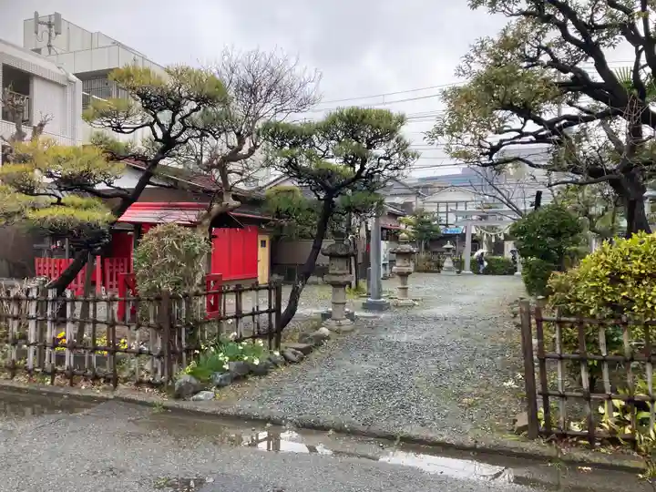 山蒼稲荷神社の庭園