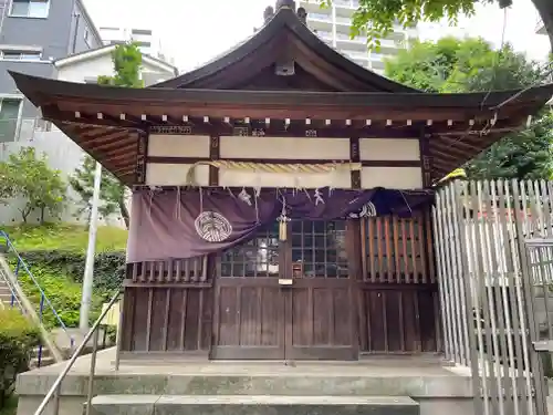 出世稲荷神社（春日稲荷神社）の本殿・本堂