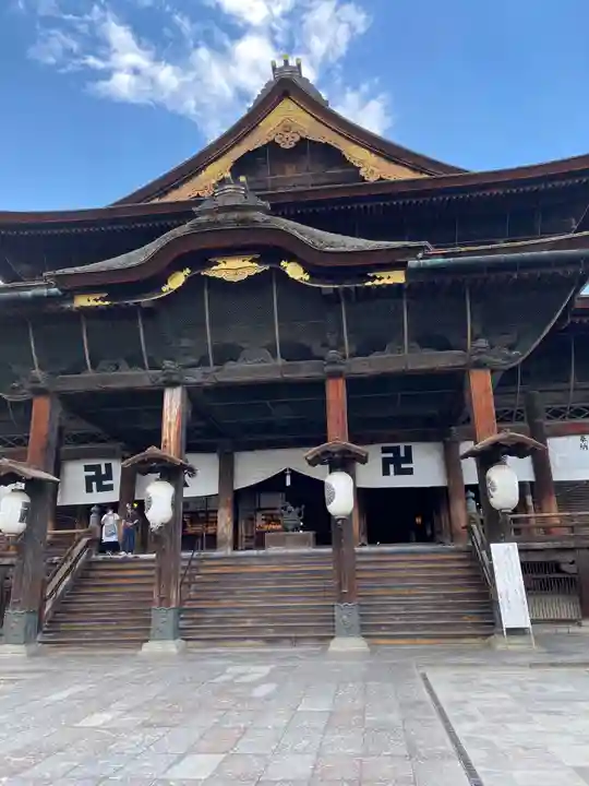 善光寺の本殿・本堂