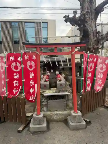 應恭稲荷神社の{uncategorized: "未分類", other: "その他", undefined: "問題あり", building: "その他建物", grave: "お墓", sacred_gate: "鳥居", guardian: "狛犬", statue: "像", buddha: "仏像", history: "歴史", nature: "自然", garden: "庭園", animal: "動物", pagoda: "塔", temizu: "手水舎", mountain_gate: "山門・神門", sanctuary: "本殿・本堂", subordinate: "末社・摂社", art: "芸術", scenery: "景色", jizo: "地蔵", ema: "絵馬", goshuin: "御朱印", omikuji: "おみくじ", items: "授与品その他", amulet: "お守り", goshuincho: "御朱印帳", eats: "食事", festival: "お祭り", votive_dance: "神楽", shichigosan: "七五三参", wedding: "結婚式", experience: "体験その他", initially: "初詣", around: "周辺", anti_infection: "感染症対策"}