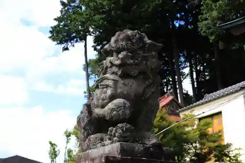 十二所神社(大子町大子)の狛犬