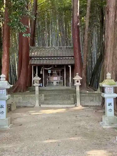 神明神社の本殿