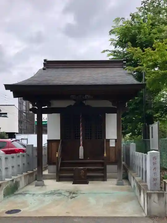 西新井不動堂の本殿・本堂