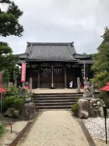 玉三稲荷神社の本殿・本堂
