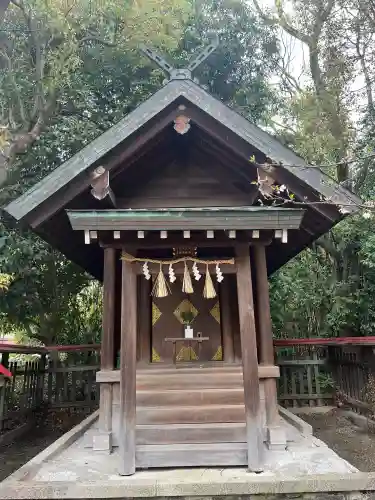 大鳥美波比神社（大鳥大社境内摂社）の{uncategorized: "未分類", other: "その他", undefined: "問題あり", building: "その他建物", grave: "お墓", sacred_gate: "鳥居", guardian: "狛犬", statue: "像", buddha: "仏像", history: "歴史", nature: "自然", garden: "庭園", animal: "動物", pagoda: "塔", temizu: "手水舎", mountain_gate: "山門・神門", sanctuary: "本殿・本堂", subordinate: "末社・摂社", art: "芸術", scenery: "景色", jizo: "地蔵", ema: "絵馬", goshuin: "御朱印", omikuji: "おみくじ", items: "授与品その他", amulet: "お守り", goshuincho: "御朱印帳", eats: "食事", festival: "お祭り", votive_dance: "神楽", shichigosan: "七五三参", wedding: "結婚式", experience: "体験その他", initially: "初詣", around: "周辺", anti_infection: "感染症対策"}