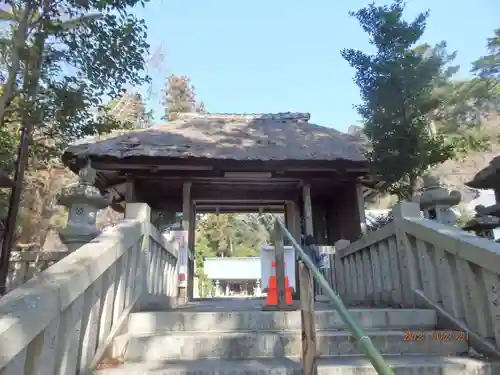 川勾神社の山門