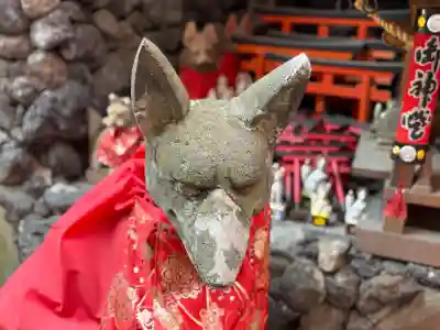 東京羽田 穴守稲荷神社の{uncategorized: "未分類", other: "その他", undefined: "問題あり", building: "その他建物", grave: "お墓", sacred_gate: "鳥居", guardian: "狛犬", statue: "像", buddha: "仏像", history: "歴史", nature: "自然", garden: "庭園", animal: "動物", pagoda: "塔", temizu: "手水舎", mountain_gate: "山門・神門", sanctuary: "本殿・本堂", subordinate: "末社・摂社", art: "芸術", scenery: "景色", jizo: "地蔵", ema: "絵馬", goshuin: "御朱印", omikuji: "おみくじ", items: "授与品その他", amulet: "お守り", goshuincho: "御朱印帳", eats: "食事", festival: "お祭り", votive_dance: "神楽", shichigosan: "七五三参", wedding: "結婚式", experience: "体験その他", initially: "初詣", around: "周辺", anti_infection: "感染症対策"}