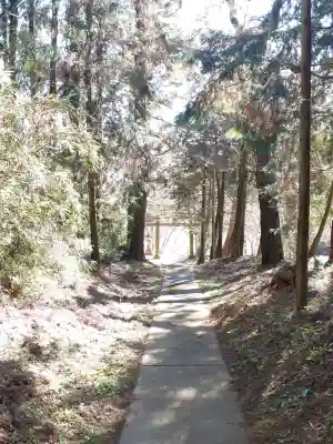 八宮神社（杉山）の{uncategorized: "未分類", other: "その他", undefined: "問題あり", building: "その他建物", grave: "お墓", sacred_gate: "鳥居", guardian: "狛犬", statue: "像", buddha: "仏像", history: "歴史", nature: "自然", garden: "庭園", animal: "動物", pagoda: "塔", temizu: "手水舎", mountain_gate: "山門・神門", sanctuary: "本殿・本堂", subordinate: "末社・摂社", art: "芸術", scenery: "景色", jizo: "地蔵", ema: "絵馬", goshuin: "御朱印", omikuji: "おみくじ", items: "授与品その他", amulet: "お守り", goshuincho: "御朱印帳", eats: "食事", festival: "お祭り", votive_dance: "神楽", shichigosan: "七五三参", wedding: "結婚式", experience: "体験その他", initially: "初詣", around: "周辺", anti_infection: "感染症対策"}