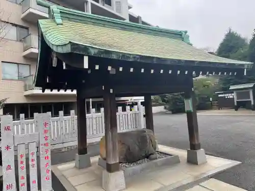 白金氷川神社の手水舎
