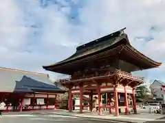 津島神社の山門