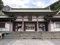 照國神社の山門・神門
