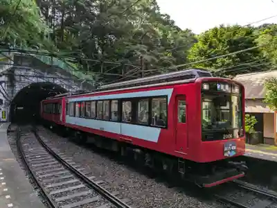 深澤銭洗弁財天の周辺