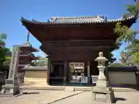 鶴林寺の{uncategorized: "未分類", other: "その他", undefined: "問題あり", building: "その他建物", grave: "お墓", sacred_gate: "鳥居", guardian: "狛犬", statue: "像", buddha: "仏像", history: "歴史", nature: "自然", garden: "庭園", animal: "動物", pagoda: "塔", temizu: "手水舎", mountain_gate: "山門・神門", sanctuary: "本殿・本堂", subordinate: "末社・摂社", art: "芸術", scenery: "景色", jizo: "地蔵", ema: "絵馬", goshuin: "御朱印", omikuji: "おみくじ", items: "授与品その他", amulet: "お守り", goshuincho: "御朱印帳", eats: "食事", festival: "お祭り", votive_dance: "神楽", shichigosan: "七五三参", wedding: "結婚式", experience: "体験その他", initially: "初詣", around: "周辺", anti_infection: "感染症対策"}