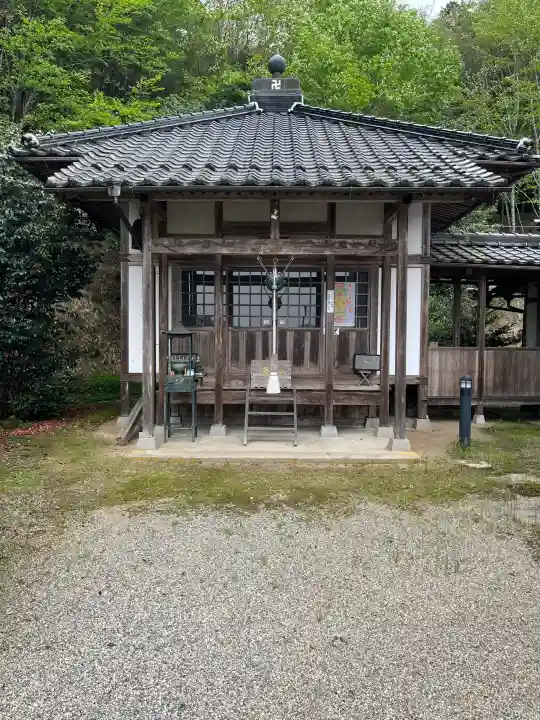 普光寺の{uncategorized: "未分類", other: "その他", undefined: "問題あり", building: "その他建物", grave: "お墓", sacred_gate: "鳥居", guardian: "狛犬", statue: "像", buddha: "仏像", history: "歴史", nature: "自然", garden: "庭園", animal: "動物", pagoda: "塔", temizu: "手水舎", mountain_gate: "山門・神門", sanctuary: "本殿・本堂", subordinate: "末社・摂社", art: "芸術", scenery: "景色", jizo: "地蔵", ema: "絵馬", goshuin: "御朱印", omikuji: "おみくじ", items: "授与品その他", amulet: "お守り", goshuincho: "御朱印帳", eats: "食事", festival: "お祭り", votive_dance: "神楽", shichigosan: "七五三参", wedding: "結婚式", experience: "体験その他", initially: "初詣", around: "周辺", anti_infection: "感染症対策"}