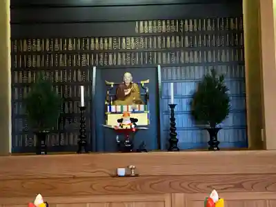 真隆寺の本殿・本堂