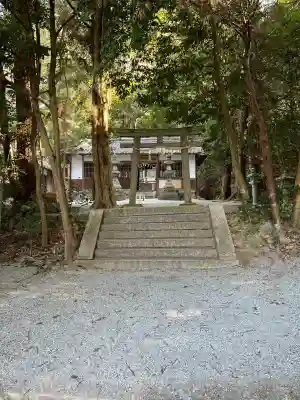 天香山神社の{uncategorized: "未分類", other: "その他", undefined: "問題あり", building: "その他建物", grave: "お墓", sacred_gate: "鳥居", guardian: "狛犬", statue: "像", buddha: "仏像", history: "歴史", nature: "自然", garden: "庭園", animal: "動物", pagoda: "塔", temizu: "手水舎", mountain_gate: "山門・神門", sanctuary: "本殿・本堂", subordinate: "末社・摂社", art: "芸術", scenery: "景色", jizo: "地蔵", ema: "絵馬", goshuin: "御朱印", omikuji: "おみくじ", items: "授与品その他", amulet: "お守り", goshuincho: "御朱印帳", eats: "食事", festival: "お祭り", votive_dance: "神楽", shichigosan: "七五三参", wedding: "結婚式", experience: "体験その他", initially: "初詣", around: "周辺", anti_infection: "感染症対策"}