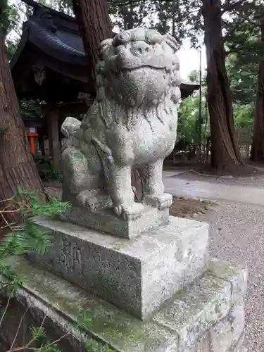 鎮守府八幡宮の狛犬