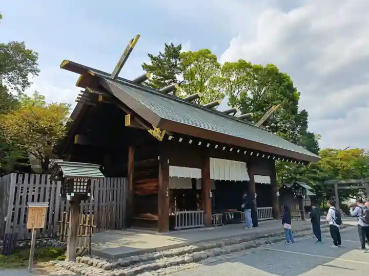 伊勢山皇大神宮の{uncategorized: "未分類", other: "その他", undefined: "問題あり", building: "その他建物", grave: "お墓", sacred_gate: "鳥居", guardian: "狛犬", statue: "像", buddha: "仏像", history: "歴史", nature: "自然", garden: "庭園", animal: "動物", pagoda: "塔", temizu: "手水舎", mountain_gate: "山門・神門", sanctuary: "本殿・本堂", subordinate: "末社・摂社", art: "芸術", scenery: "景色", jizo: "地蔵", ema: "絵馬", goshuin: "御朱印", omikuji: "おみくじ", items: "授与品その他", amulet: "お守り", goshuincho: "御朱印帳", eats: "食事", festival: "お祭り", votive_dance: "神楽", shichigosan: "七五三参", wedding: "結婚式", experience: "体験その他", initially: "初詣", around: "周辺", anti_infection: "感染症対策"}