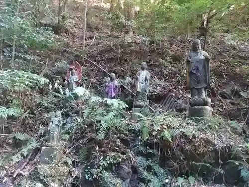 千鶴寺の像