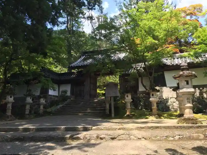 西明寺の山門・神門
