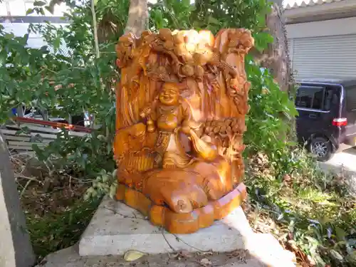 別小江神社の像