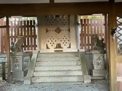 満賀里神社の{uncategorized: "未分類", other: "その他", undefined: "問題あり", building: "その他建物", grave: "お墓", sacred_gate: "鳥居", guardian: "狛犬", statue: "像", buddha: "仏像", history: "歴史", nature: "自然", garden: "庭園", animal: "動物", pagoda: "塔", temizu: "手水舎", mountain_gate: "山門・神門", sanctuary: "本殿・本堂", subordinate: "末社・摂社", art: "芸術", scenery: "景色", jizo: "地蔵", ema: "絵馬", goshuin: "御朱印", omikuji: "おみくじ", items: "授与品その他", amulet: "お守り", goshuincho: "御朱印帳", eats: "食事", festival: "お祭り", votive_dance: "神楽", shichigosan: "七五三参", wedding: "結婚式", experience: "体験その他", initially: "初詣", around: "周辺", anti_infection: "感染症対策"}