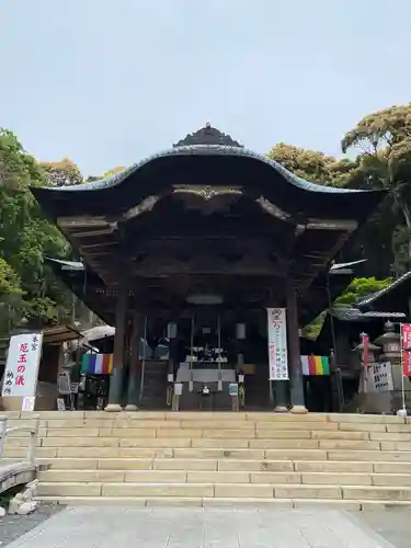 由加山 由加神社本宮の本殿