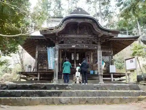 真福寺の本殿