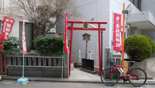 矢之庫稲荷神社の鳥居