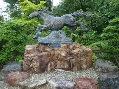 宝登山神社の像