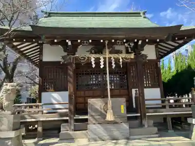 諏訪神社の{uncategorized: "未分類", other: "その他", undefined: "問題あり", building: "その他建物", grave: "お墓", sacred_gate: "鳥居", guardian: "狛犬", statue: "像", buddha: "仏像", history: "歴史", nature: "自然", garden: "庭園", animal: "動物", pagoda: "塔", temizu: "手水舎", mountain_gate: "山門・神門", sanctuary: "本殿・本堂", subordinate: "末社・摂社", art: "芸術", scenery: "景色", jizo: "地蔵", ema: "絵馬", goshuin: "御朱印", omikuji: "おみくじ", items: "授与品その他", amulet: "お守り", goshuincho: "御朱印帳", eats: "食事", festival: "お祭り", votive_dance: "神楽", shichigosan: "七五三参", wedding: "結婚式", experience: "体験その他", initially: "初詣", around: "周辺", anti_infection: "感染症対策"}