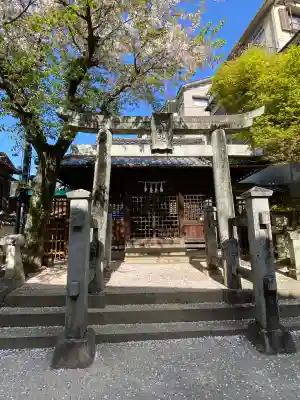 厳島神社の{uncategorized: "未分類", other: "その他", undefined: "問題あり", building: "その他建物", grave: "お墓", sacred_gate: "鳥居", guardian: "狛犬", statue: "像", buddha: "仏像", history: "歴史", nature: "自然", garden: "庭園", animal: "動物", pagoda: "塔", temizu: "手水舎", mountain_gate: "山門・神門", sanctuary: "本殿・本堂", subordinate: "末社・摂社", art: "芸術", scenery: "景色", jizo: "地蔵", ema: "絵馬", goshuin: "御朱印", omikuji: "おみくじ", items: "授与品その他", amulet: "お守り", goshuincho: "御朱印帳", eats: "食事", festival: "お祭り", votive_dance: "神楽", shichigosan: "七五三参", wedding: "結婚式", experience: "体験その他", initially: "初詣", around: "周辺", anti_infection: "感染症対策"}