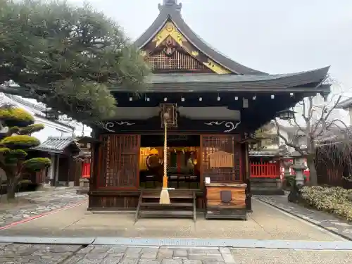 御霊神社の{uncategorized: "未分類", other: "その他", undefined: "問題あり", building: "その他建物", grave: "お墓", sacred_gate: "鳥居", guardian: "狛犬", statue: "像", buddha: "仏像", history: "歴史", nature: "自然", garden: "庭園", animal: "動物", pagoda: "塔", temizu: "手水舎", mountain_gate: "山門・神門", sanctuary: "本殿・本堂", subordinate: "末社・摂社", art: "芸術", scenery: "景色", jizo: "地蔵", ema: "絵馬", goshuin: "御朱印", omikuji: "おみくじ", items: "授与品その他", amulet: "お守り", goshuincho: "御朱印帳", eats: "食事", festival: "お祭り", votive_dance: "神楽", shichigosan: "七五三参", wedding: "結婚式", experience: "体験その他", initially: "初詣", around: "周辺", anti_infection: "感染症対策"}
