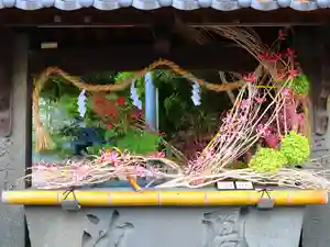三津厳島神社の手水舎(2022年05月31日(火) 11時50分14秒投稿)